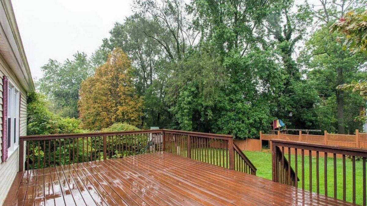Foxcroft Square House | Spacious 4-bedroom house in peaceful Glenside with WiFi, AC