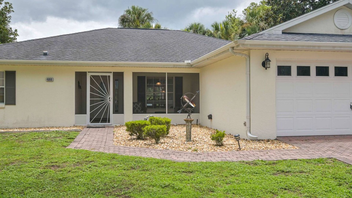 Hernando House | Spacious 4-bedroom house with pool.