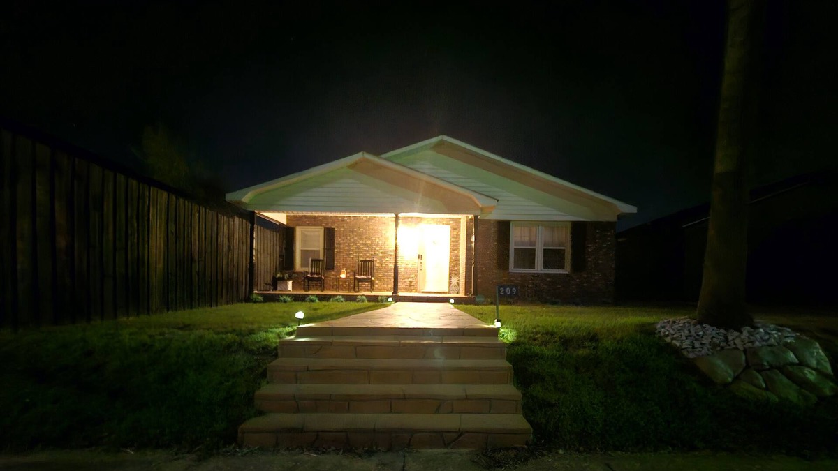 Lumpkin House | Spacious 4-bedroom house in charming Lumpkin with Heat/AC, WiFi, swimming pool