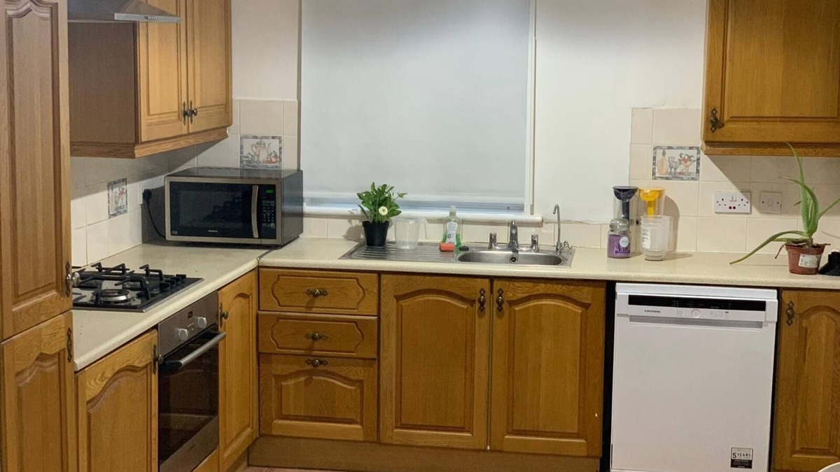 Ongar House | Spacious 4-bedroom house in Clonee with WiFinnOwner is staying @ Same Property