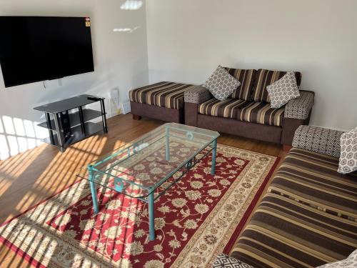 Manurewa House | Spacious 4 bedroom House in Manukau
