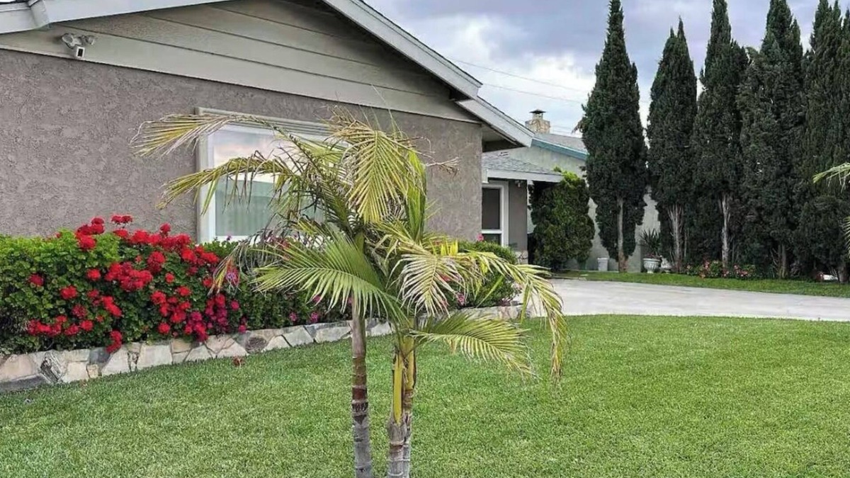 Downey House | Spacious 4-bedroom house in tranquil Downey with AC