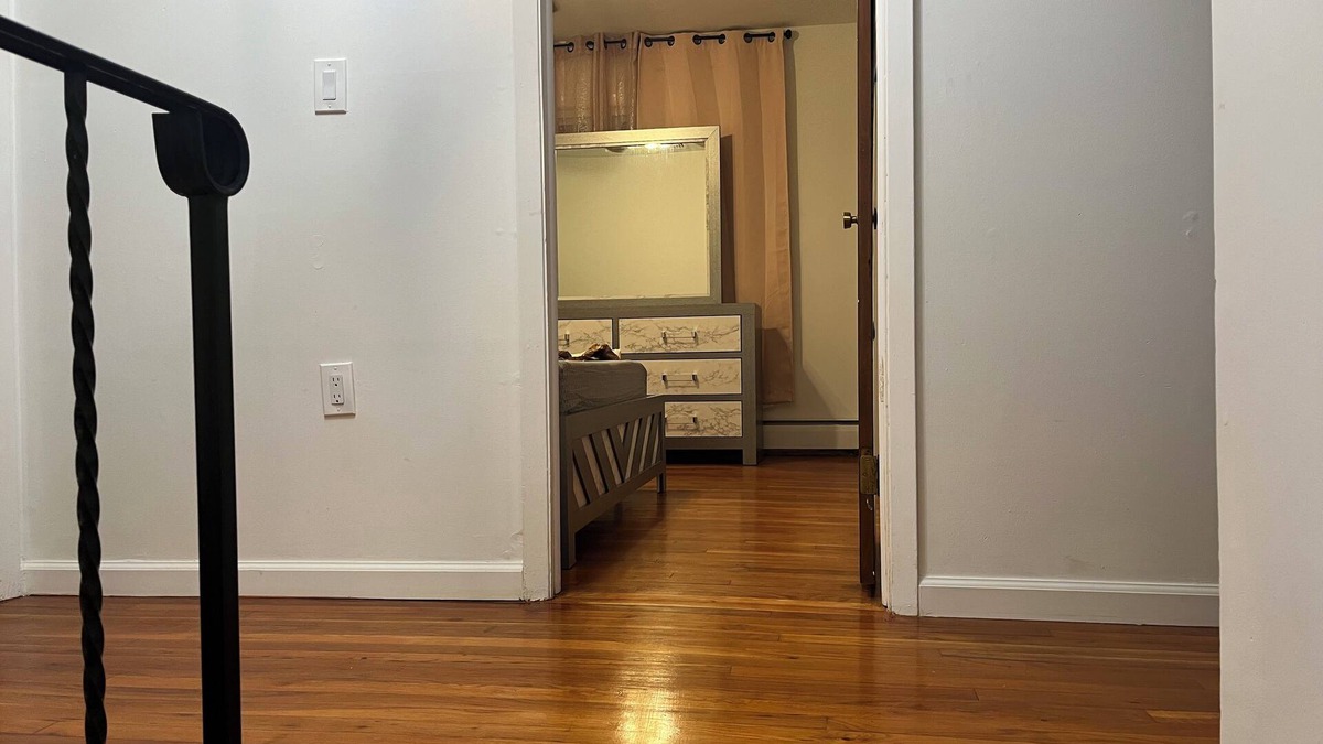 Vauxhall House | Spacious 4-bedroom house with WiFi and AC in Union.n2mnts to majors HW.