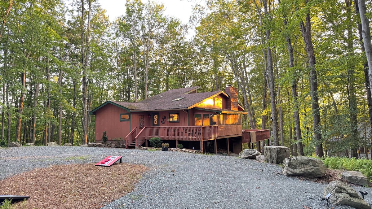 Lake Ariel House | Spacious 4 bedroom in Tranquil setting in The Hideout