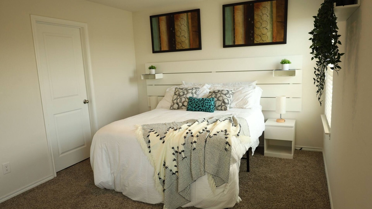 Aubrey House | Spacious 4-Bedroom Retreat with High-Speed WiFi and Tranquil Ambiance
