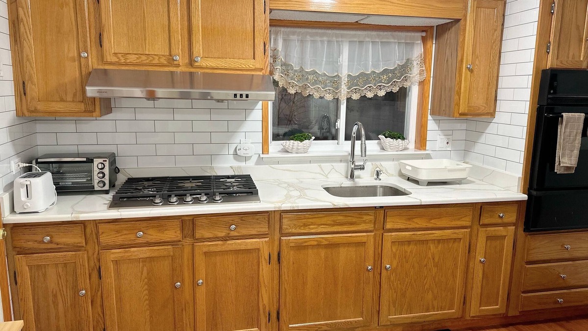 Whitman House | Spacious 4-bedroom townhome with WiFi and AC in superb Philadelphia