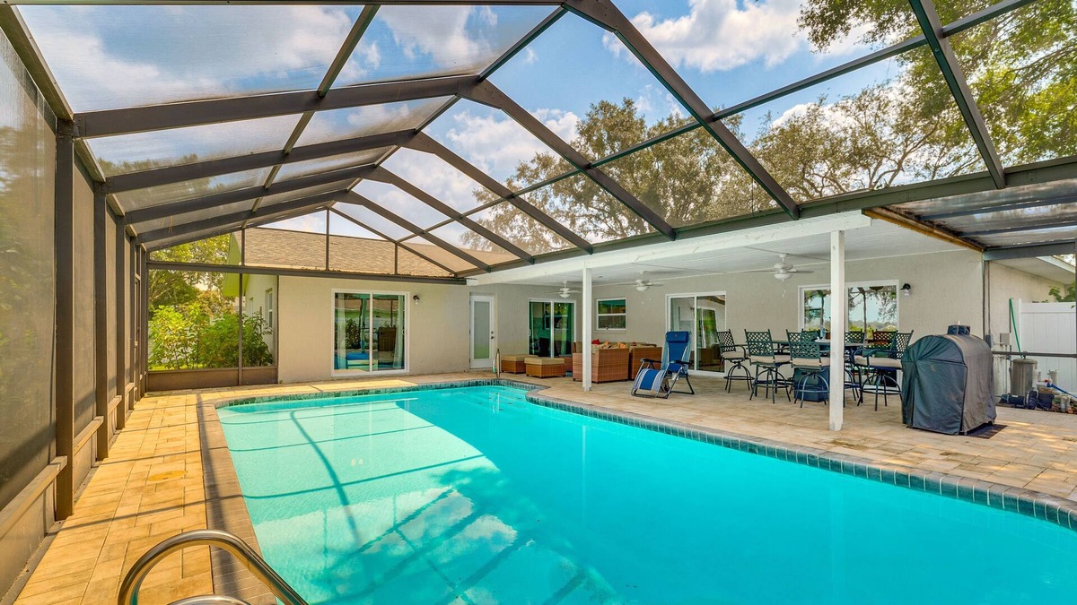 Forest Oaks House | Spacious 4-bedroom house with fitness room, WiFi in brilliant Spring Hill