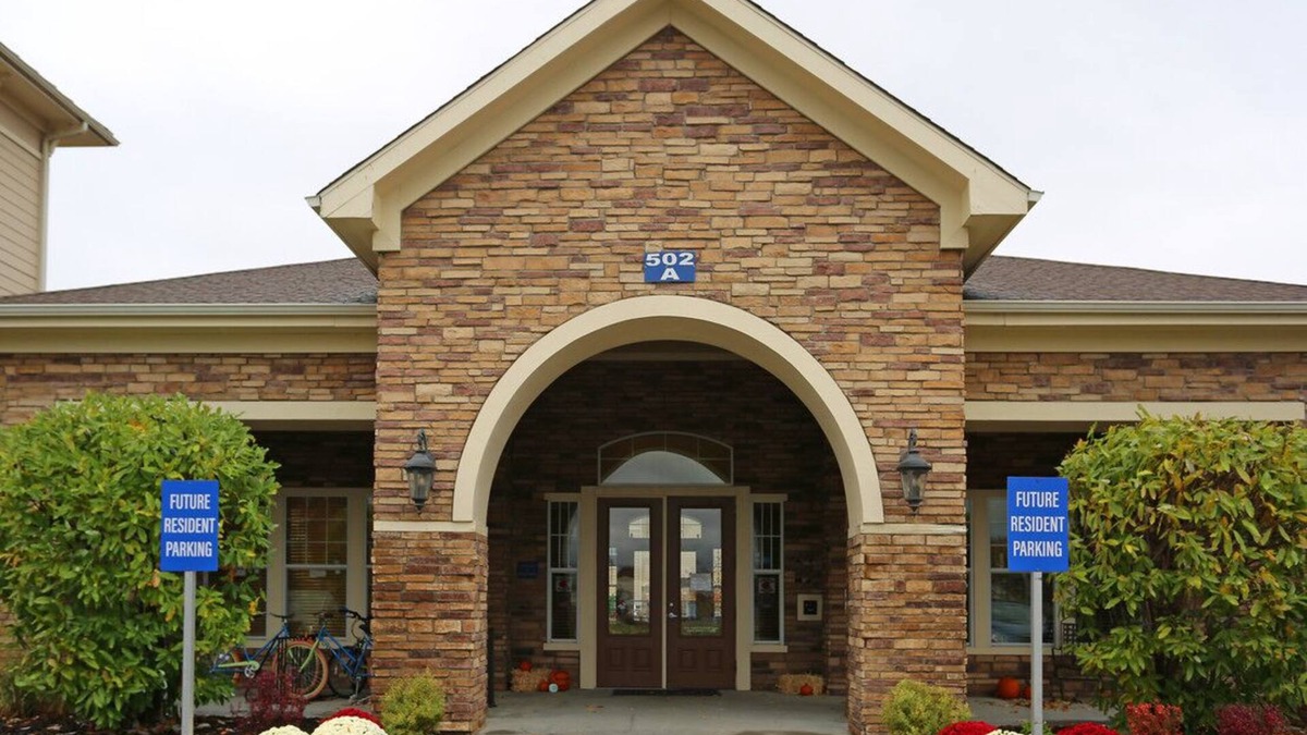 Warrensburg Apartment | "Spacious 4-Bedroom Apartment in the Heart of Warrensburg near UCM!