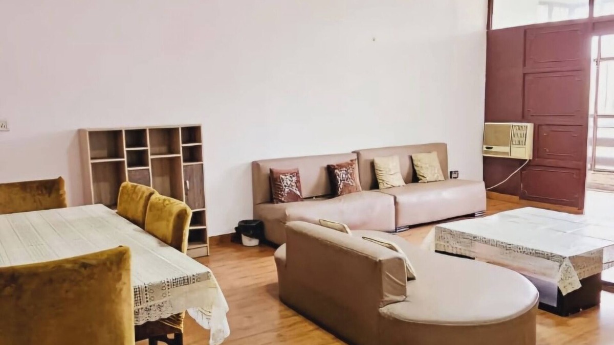 East of Kailash Apartment | Spacious 4 BHK Apartment | Feels like 🏠