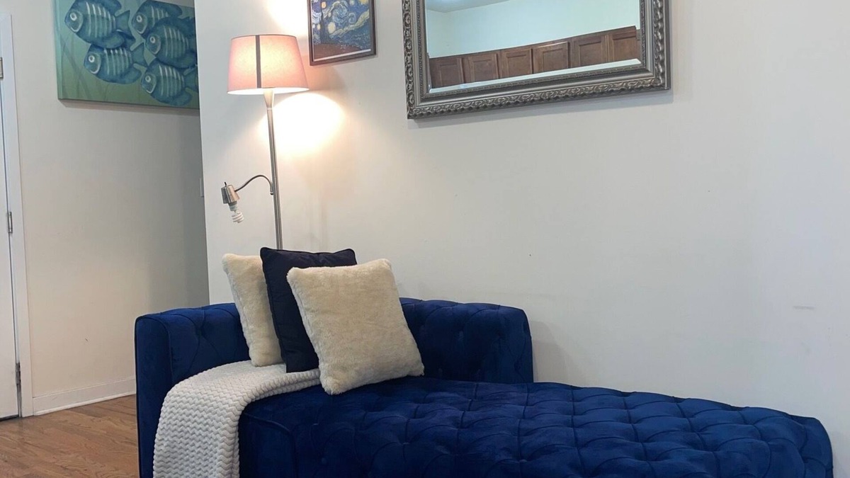 Mantua Apartment | Spacious 4 BR, 2 baths Near Zoo, CHOP, PMA, Penn Medicine, Barnes Foundation.
