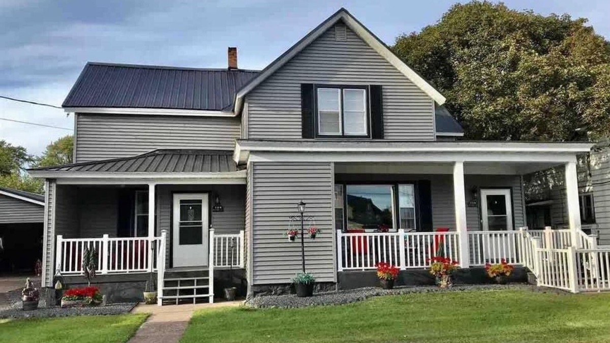 Ironwood House | Spacious 4 BR 2BA Home with Bar and Fenced Yard