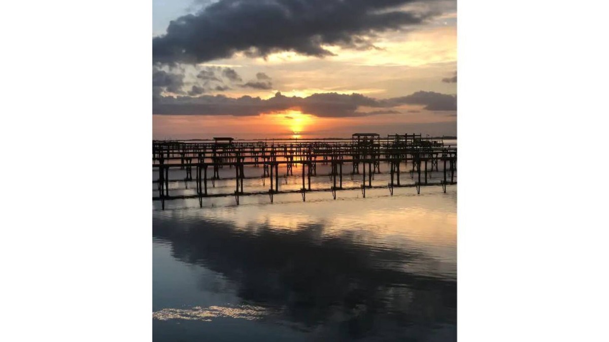Riviera Beach House | Spacious 4 br getaway. Riviera Beach/Baffin Bay
