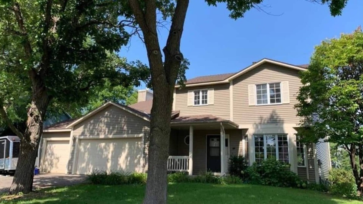 Maple Grove House | Spacious 4 BR with King Suite, 3 BA, 3 stall Garage, Game Rm, Prime Location