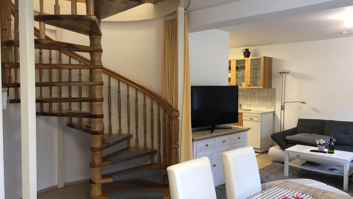 Hohenlychen Apartment | Spacious 4-star * apartment -familienfreundlich- near the lake with garden
