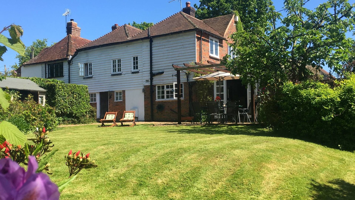 Beckley Cottage | Spacious 4 Star Period Cottage, log fire, large garden, countryside, near Rye