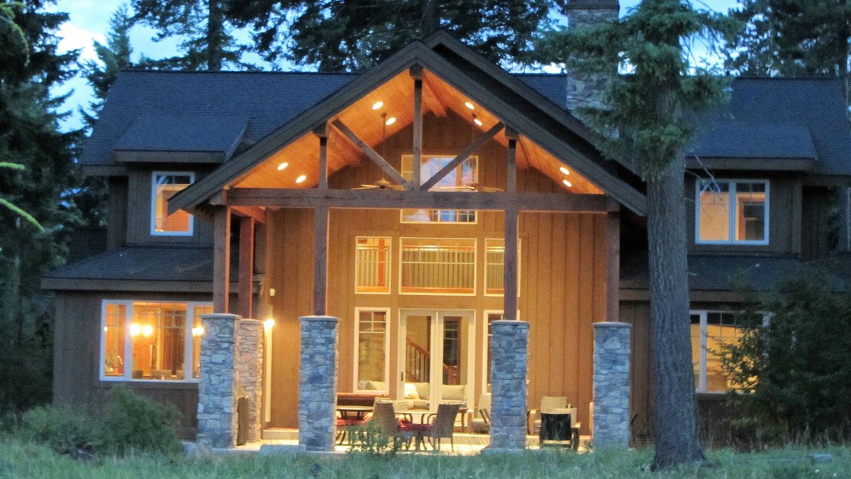 Cle Elum House | Spacious 4300 sf w/FUN Garage Game Room, Double Fairway Golf View, 3 King Beds