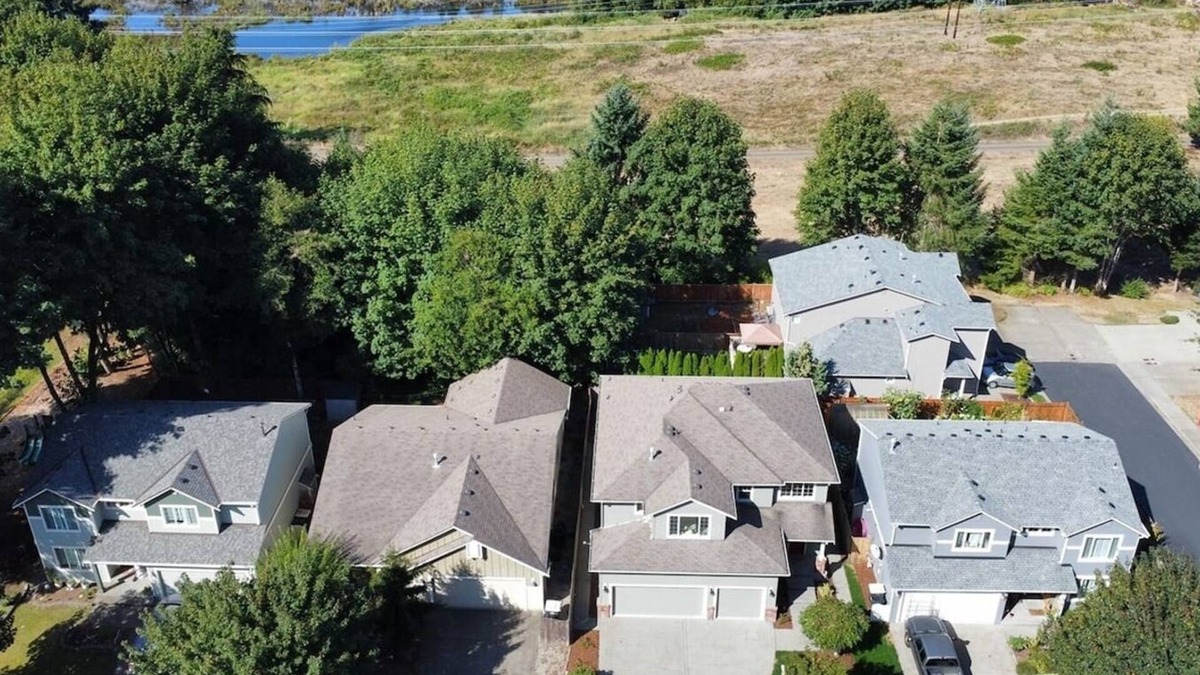 Olympia House | Spacious 4Bedroom 3Bath Getaway
