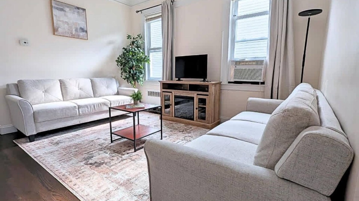 North Ironbound House | Spacious 4BR/2BA | 7Min > EWR | 20-40Min > NYC