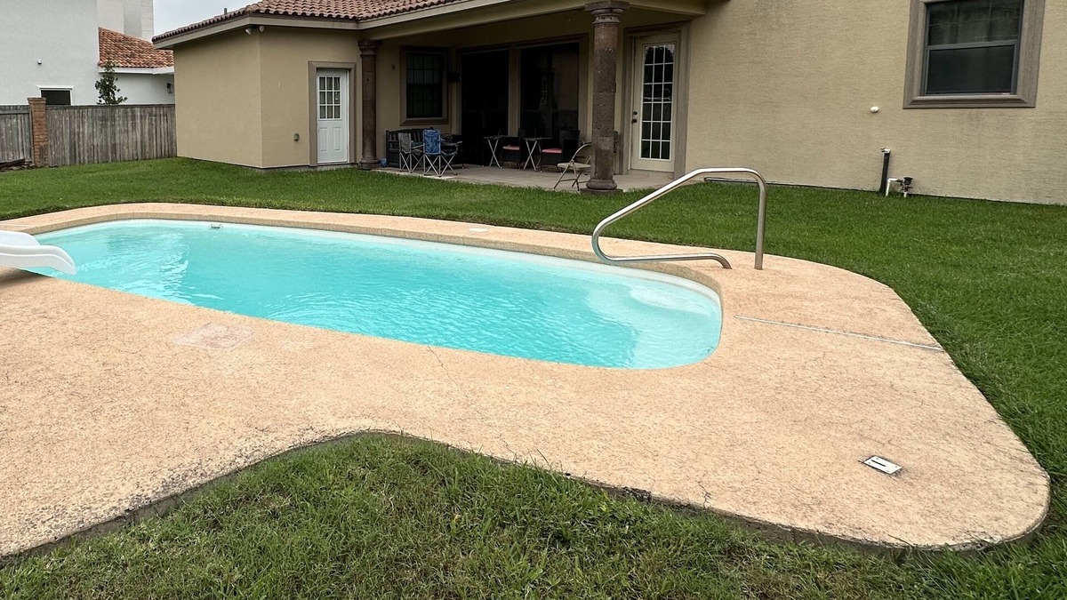 Mission House | Spacious 4BR and 5RR Spanish Hacienda with Private Pool
