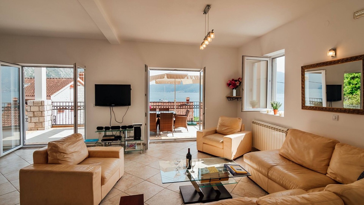 Orahovac House | Spacious 4BR Beach House, Fantastic Sea Views