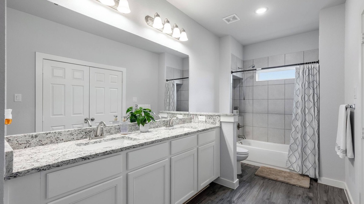 Fort Worth House | Spacious 4BR Central Fort Worth Gem