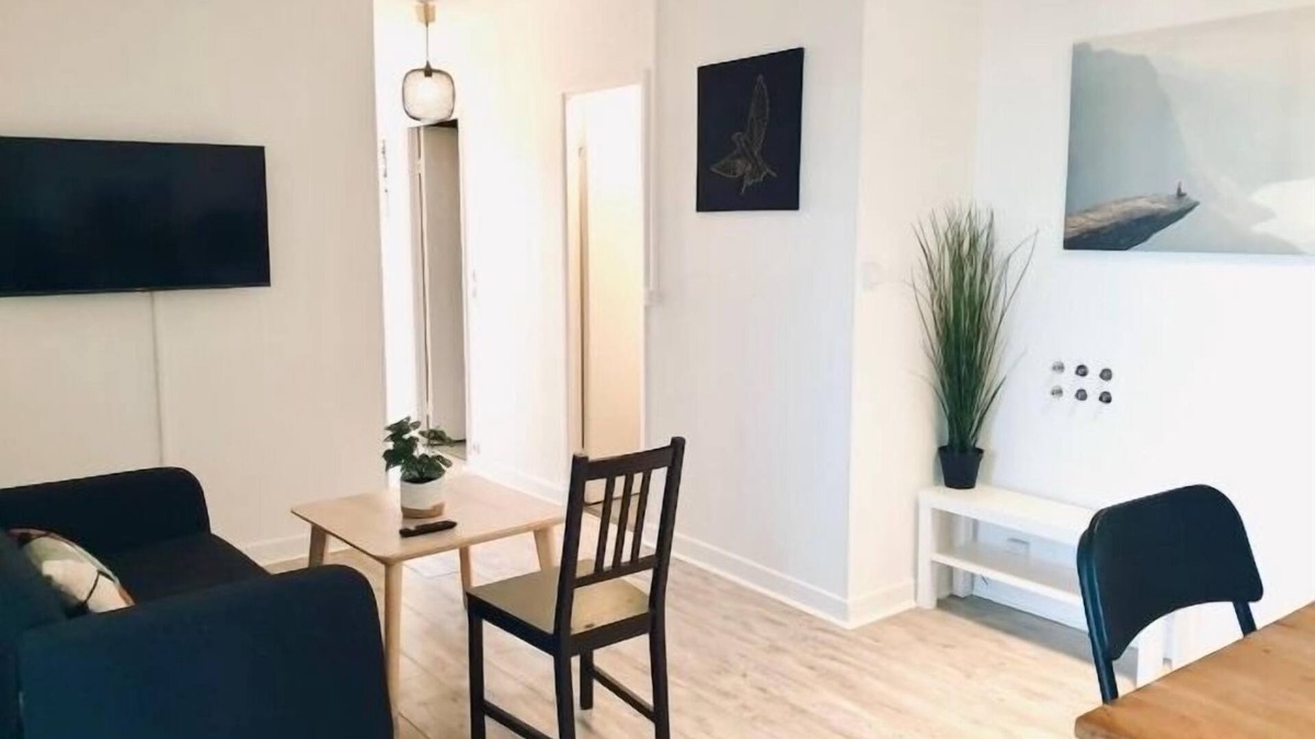 Chantier du Coq Apartment | Spacious 4BR in central Évry, 2 min to train, 35 min to Paris