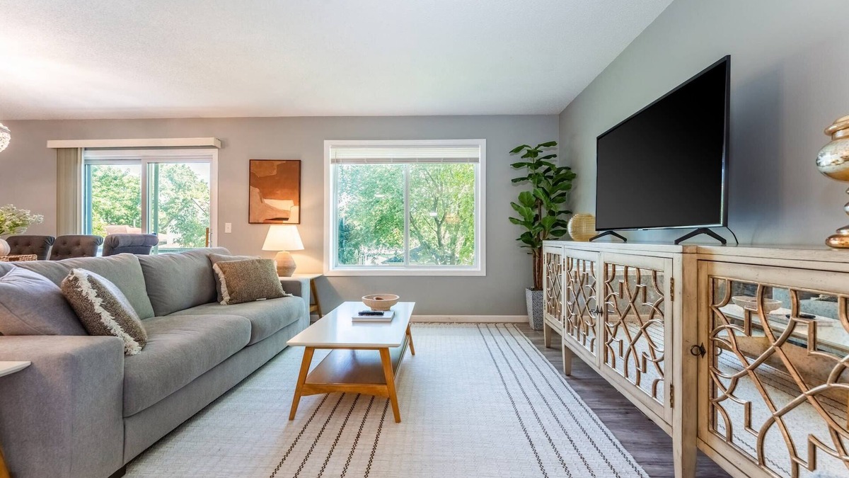 Columbia Heights House | Spacious 4BR Home in Minneapolis