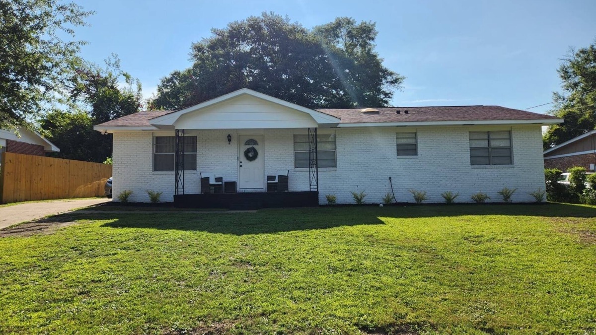 Columbus House | Spacious 4BR Home, Screened Porch, Fenced Yard, Pet-Friendly, 7 Min to Benning