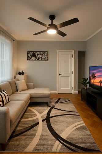 Jersey City Apartment | Spacious 4BR near NYC with Parking, 10min MetLife, 20min Times Sq
