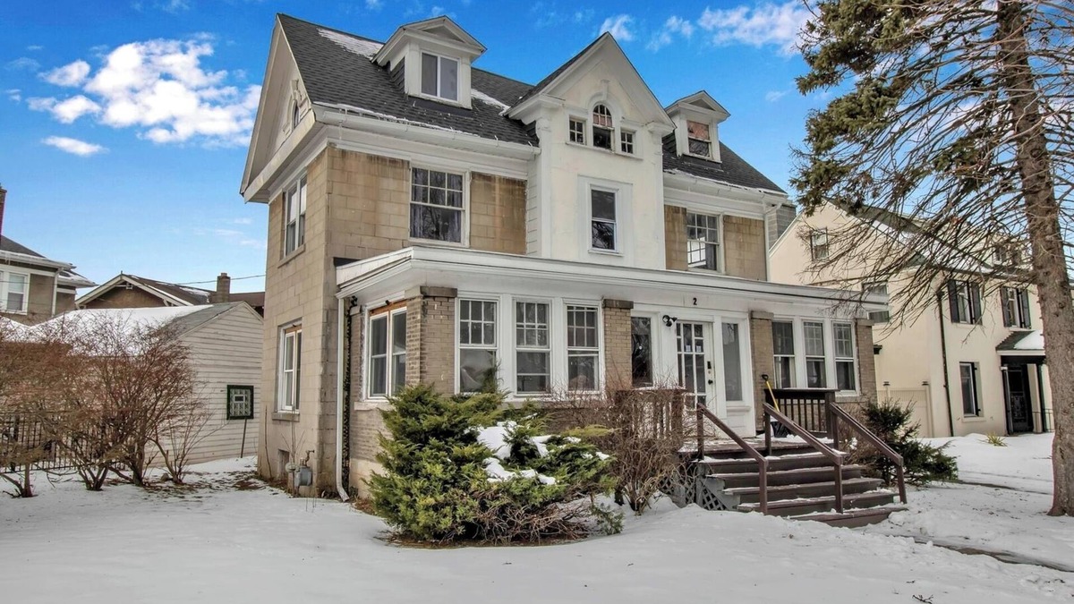 North Buffalo House | Spacious 4BR Near UB and Niagara Falls - Pet Friendly