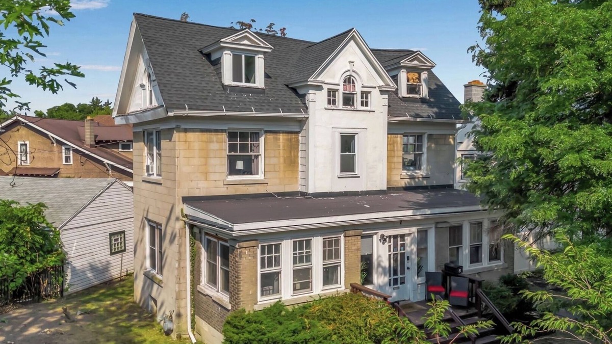 North Buffalo House | Spacious 4BR Near UB and Niagara Falls - Pet Friendly