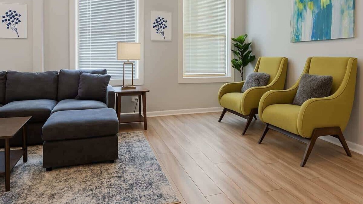 Pulaski Park Apartment | Spacious 4BR Near Wicker Park