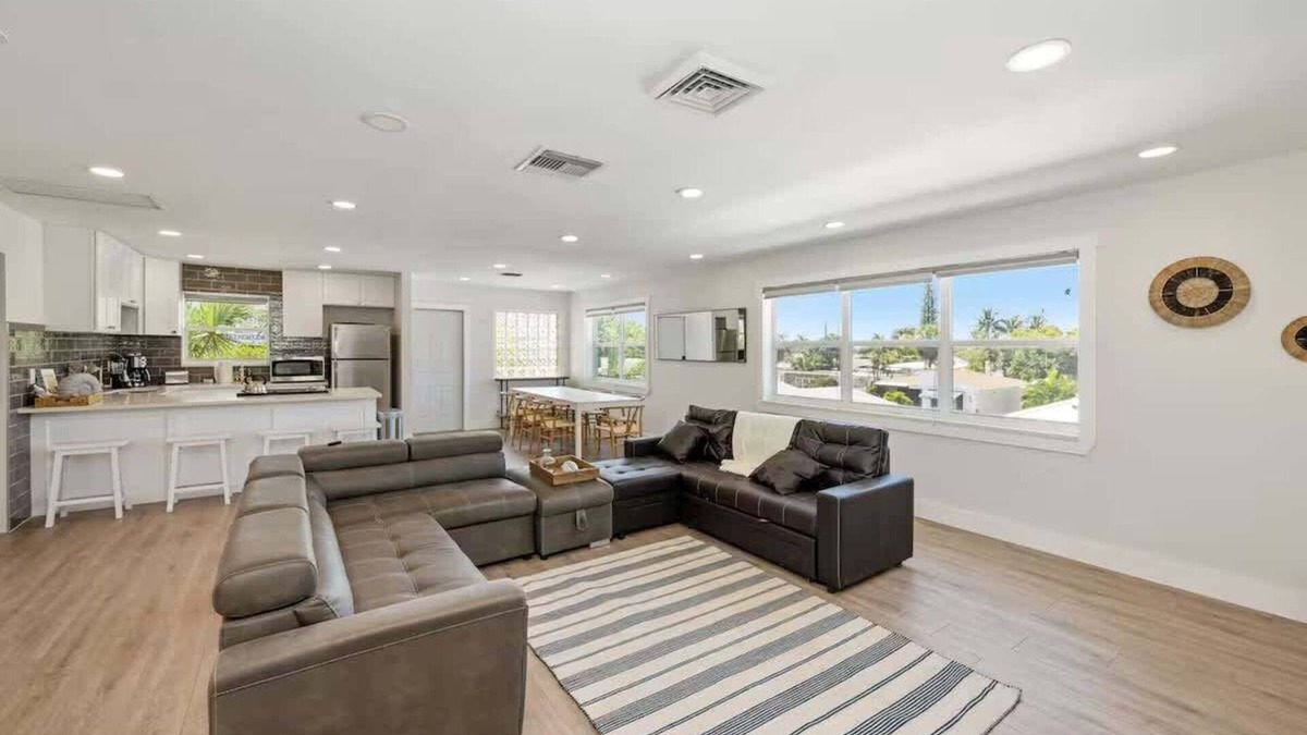 Riviera Beach Apartment | Spacious 4BR on Singer Island