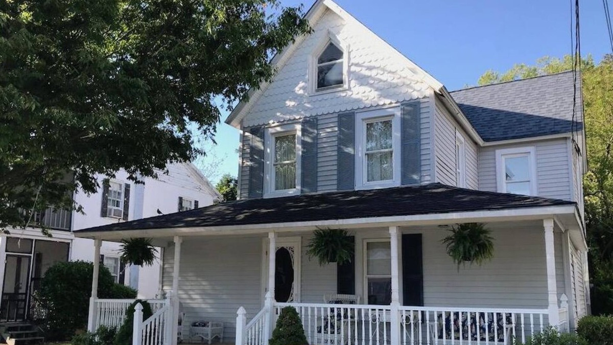 The Pines House | Spacious 4BR Rehoboth Home - Walk to Beach & Boardwalk, Porch & Deck!