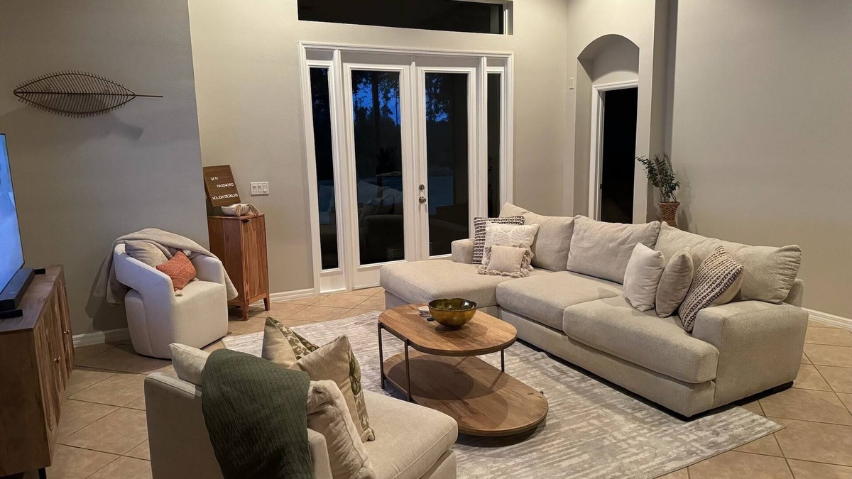 Ocoee House | Spacious 4BR Retreat 2 Master suites near Disney. Perfect for families