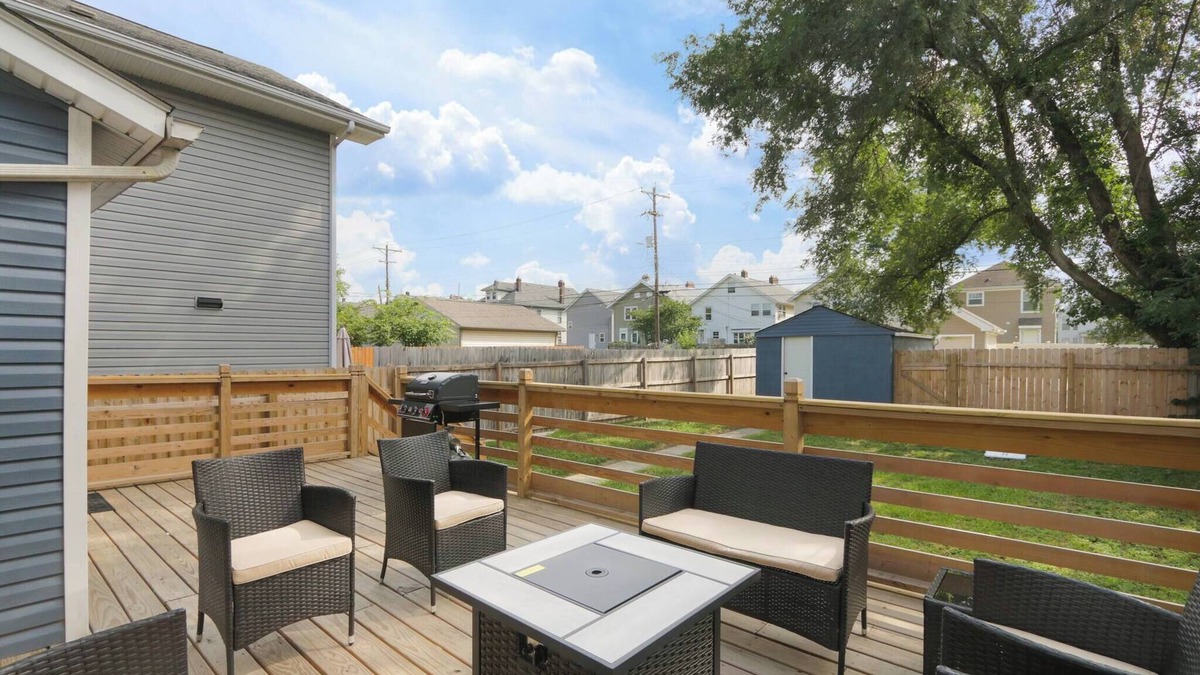 Weinland Park House | Spacious 4BR w/Game Room & Yard Walk to OSU