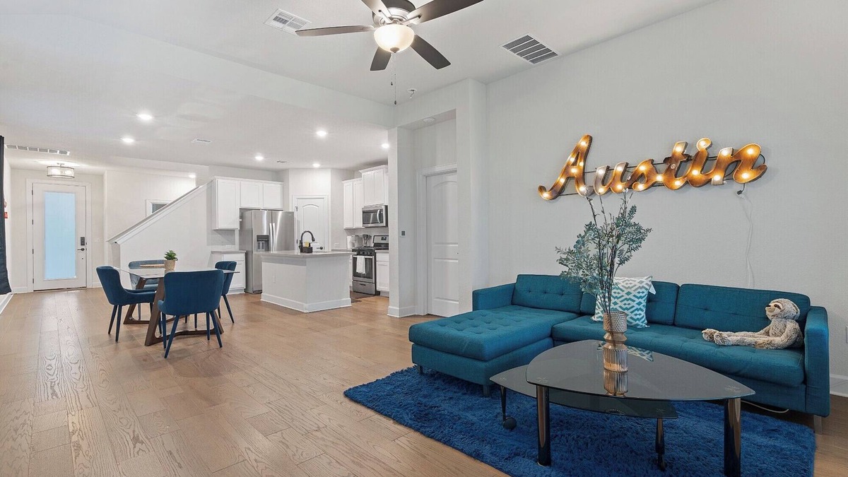 Austin House | Spacious 4BR w/Yard, Near Airport & F1 Circuit in Quiet Neighborhood