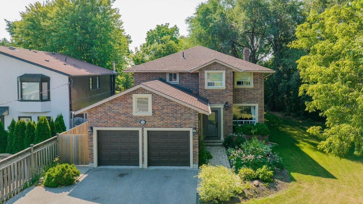 Pickering House | Spacious 5+2-bedroom house with AC, WiFi in charming Pickering