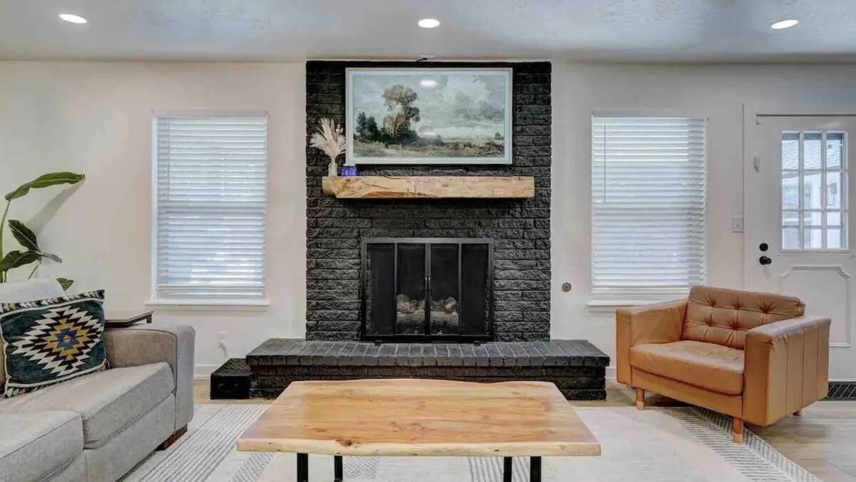 Norman House | Spacious 5-Bed by OU Campus – Modern, Fully Renovated, Game Day Ready!