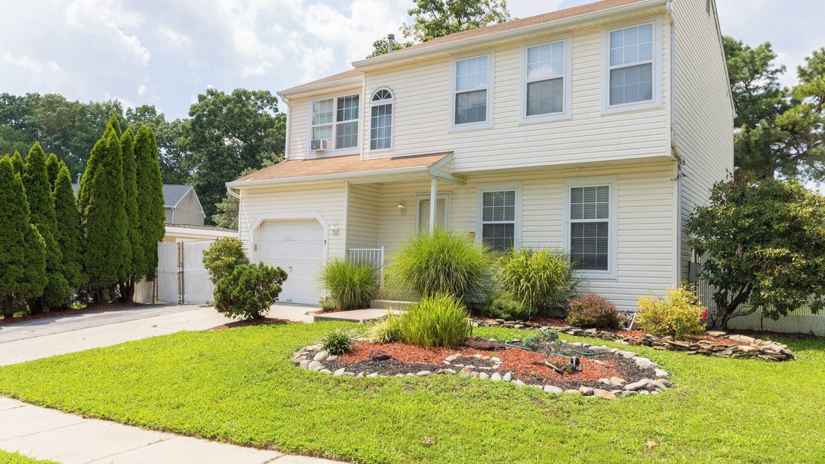 Atco House | Spacious 5-bedroom house with WiFi, AC in charming Winslow Township