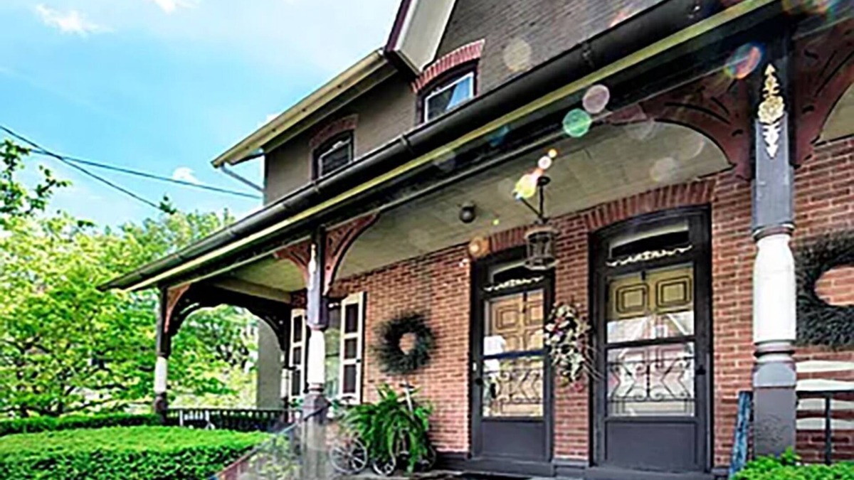 Trumbauersville House | Spacious 5-bedroom house with WiFi and AC in charming Bucks County PA
