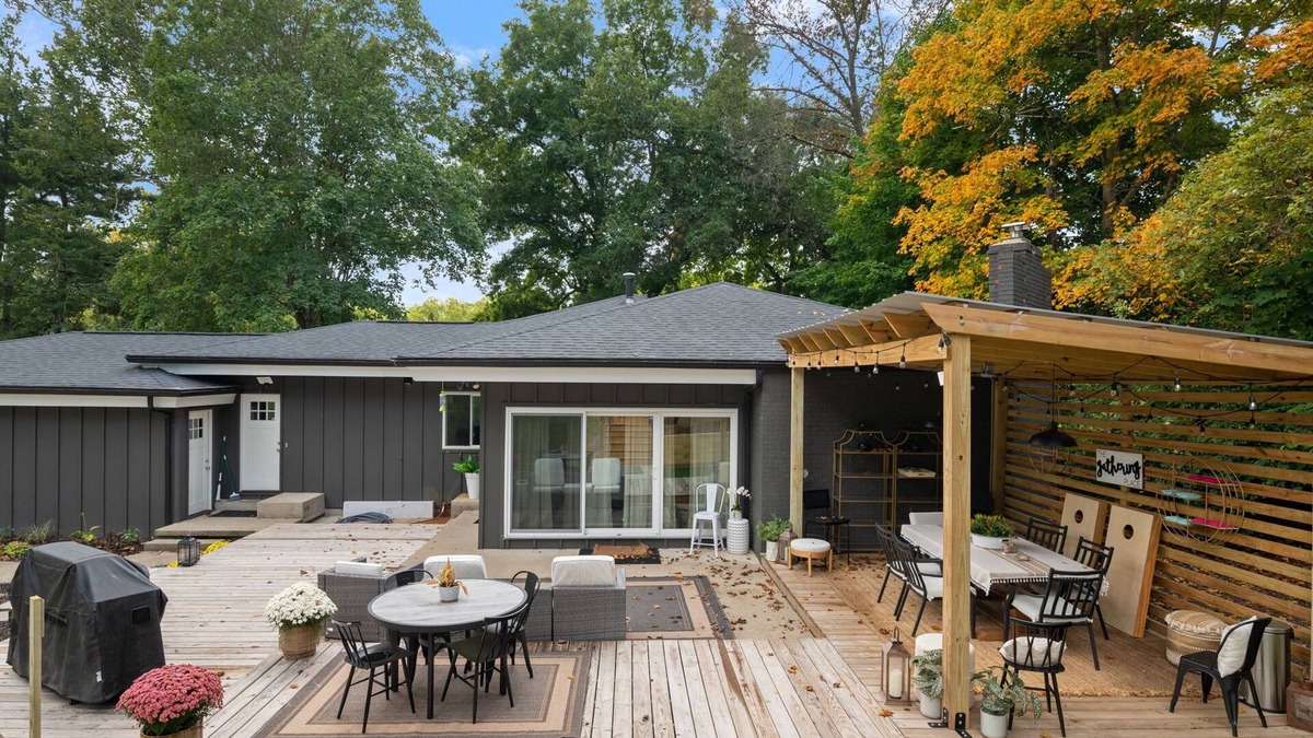West Lafayette House | Spacious 5-bedroom house with a pool in wonderful West Lafayette with AC, WiFi
