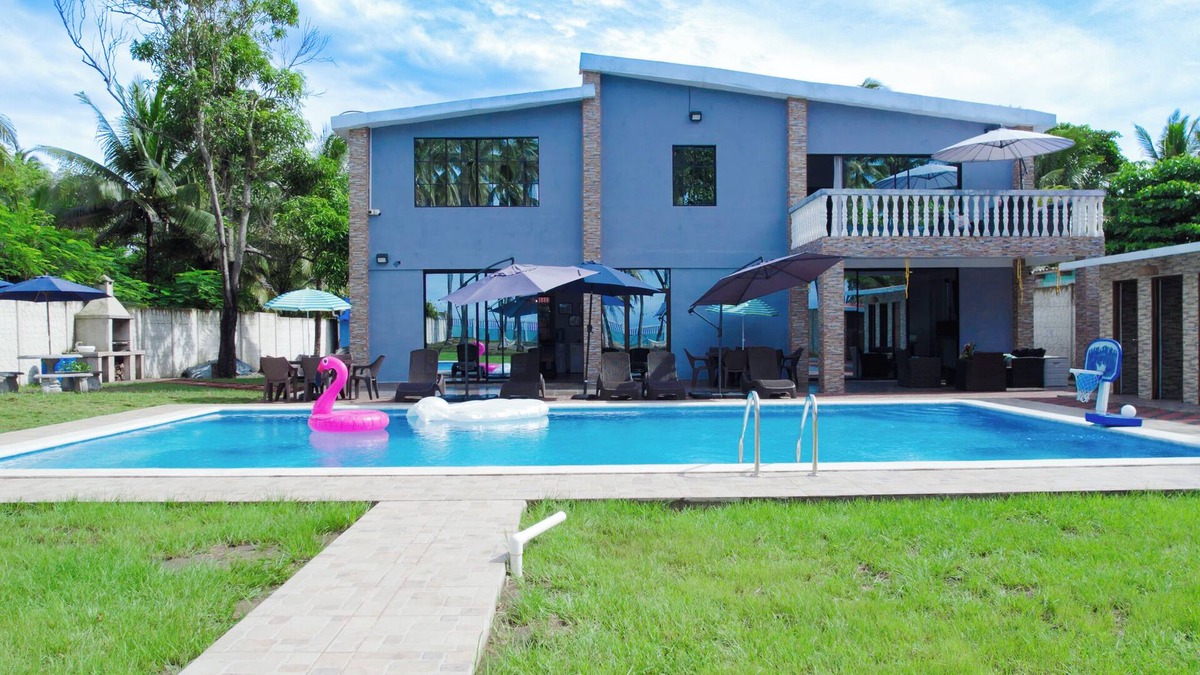 Acajutla House | Spacious 5-bedroom house with capacity of 20+ people in Playa Metalio Sonsonate