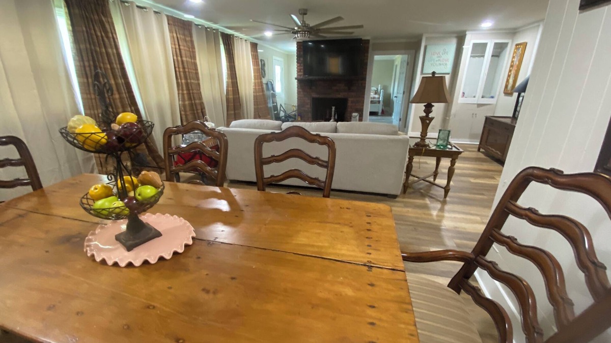 Bowling Green House | Spacious 5-bedroom house near EVERYTHING in terrific Bowling Green