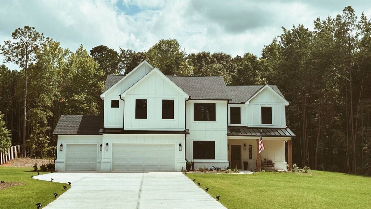 Lawrenceville House | Spacious 5-bedroom house in enchanting Lawrenceville with WiFi, AC