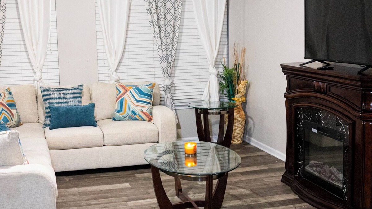 Moncks Corner House | Spacious 5-bedroom house in fabulous Moncks Corner w pool table game room & WiFi