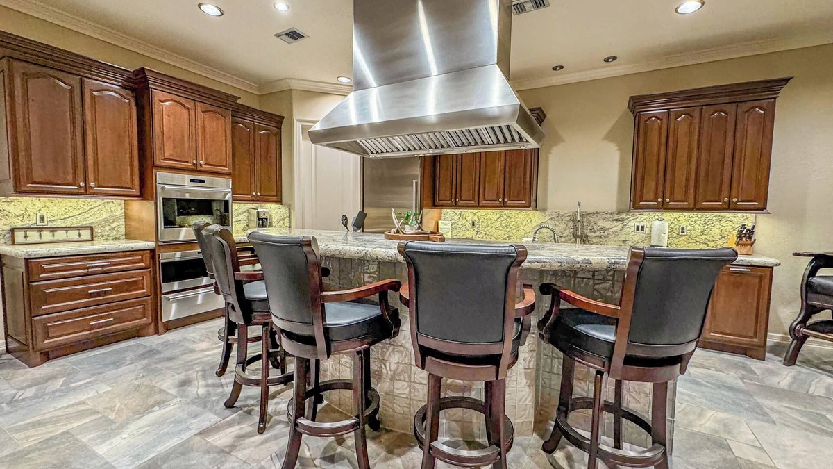 Port O Connor House | Spacious 5-bedroom house along the coast in Port O'Connor, TX