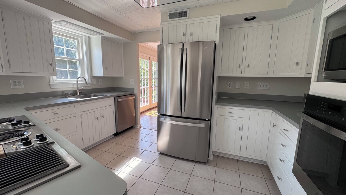 Cloverly House | Spacious 5-bedroom house with WiFi and AC in fabulous Silver Spring