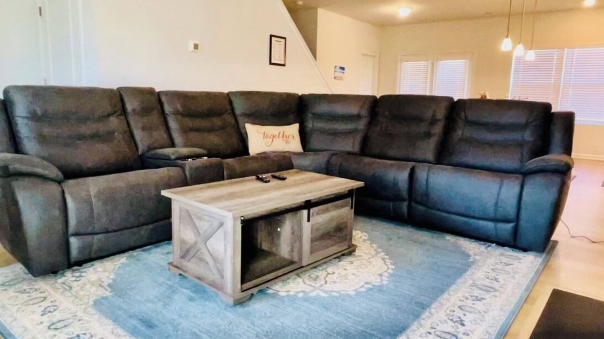 Winston - Salem House | Spacious 5-bedroom house with WiFi and AC in charming Winston-Salem