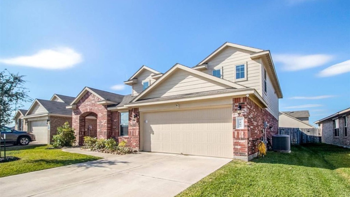 Barker House | Spacious 5-bedroom, 7 beds house in lovely Katy with Wi-Fi, AC and more!